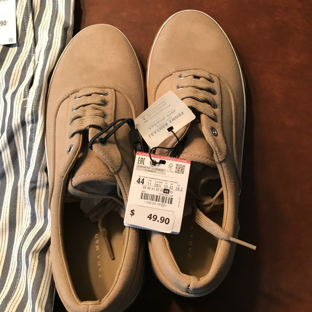 Men’s tan shoes
